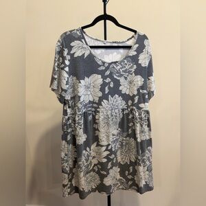 Gray Floral Short-Sleeve Women's Top